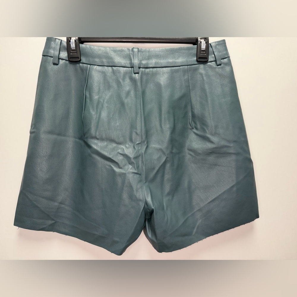 NWT Lili Sidonio Molly Bracken Frankie Faux Leather Shorts in Duck Blue Size M - Picture 4 of 7